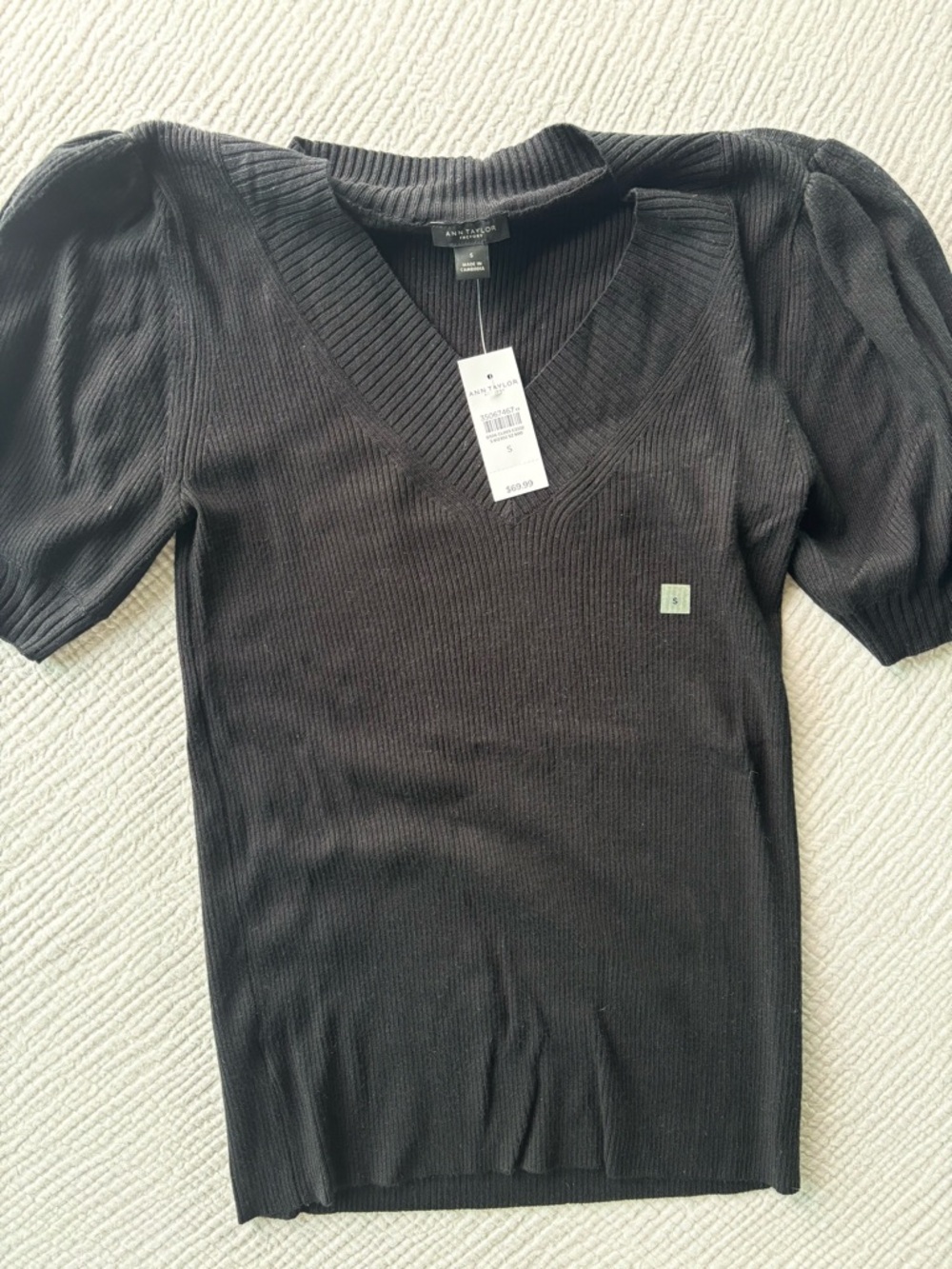 Ann Taylor Factory Black Ribbed V‑Neck Lightweight Top